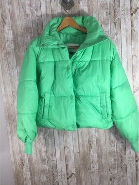 AEO American Eagle Women's XS Green Cropped Puffer Coat Jacket High Collar NICE